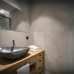 Chalet Fango - Ovo Network *